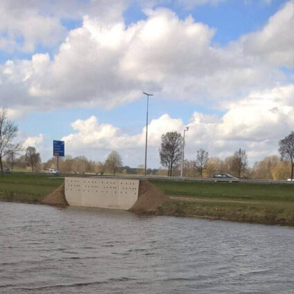 Oeverzwaluwwand Van der Valk Zwolle